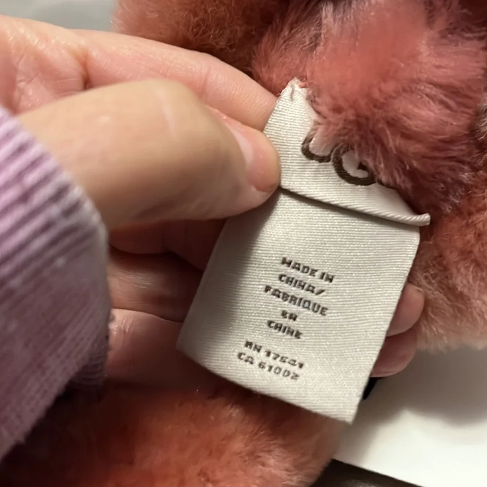 UGG shearling sheepskin mauve gloves, fully lined with fur, new